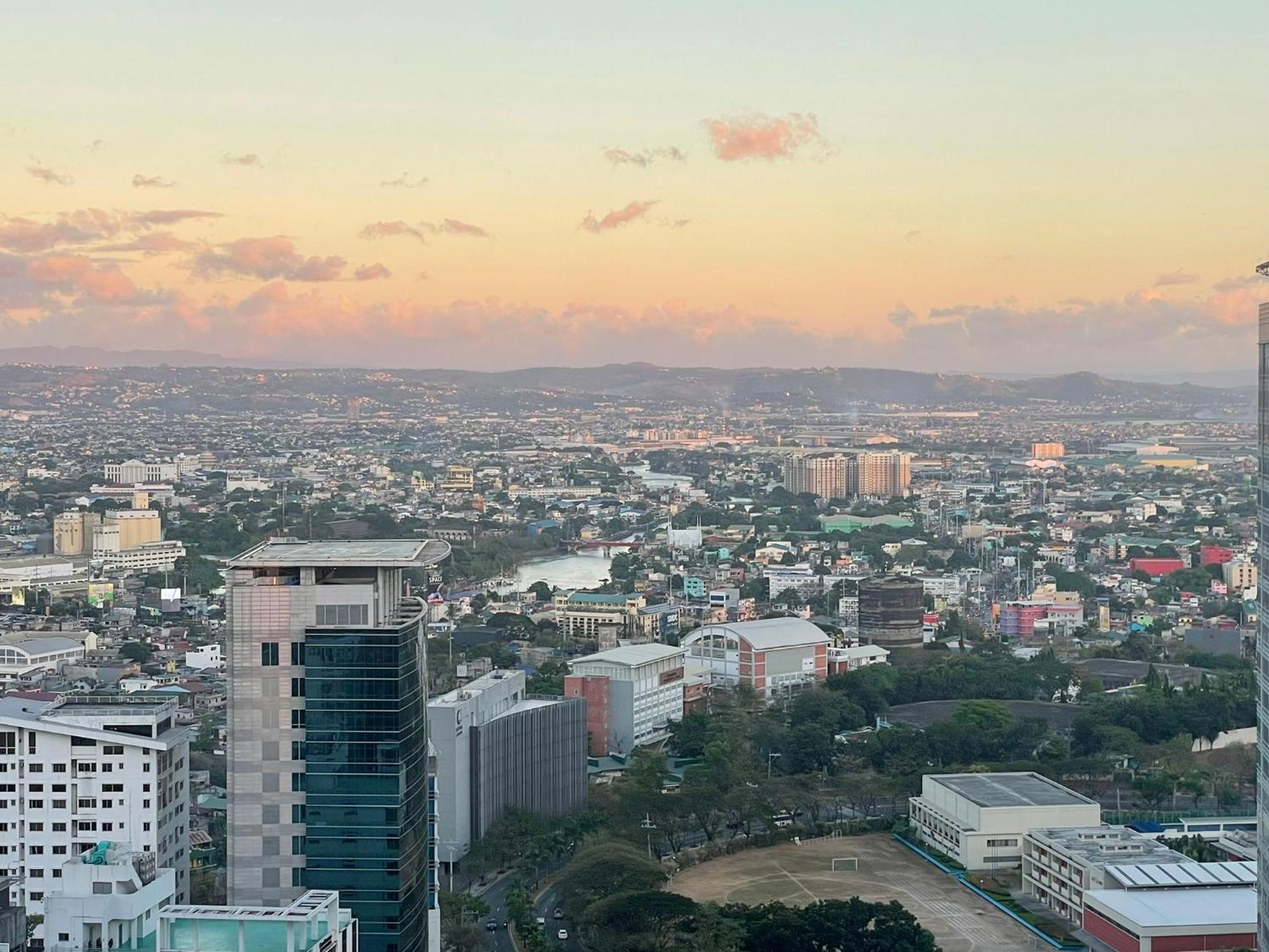 Uptown Parksuites Bgc ตากิก ภายนอก รูปภาพ